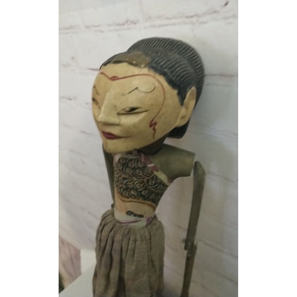 Vintage Indonesian Wayang Golek Hand Carved & Painted Wooden Rod Puppet - Picture 3 of 12